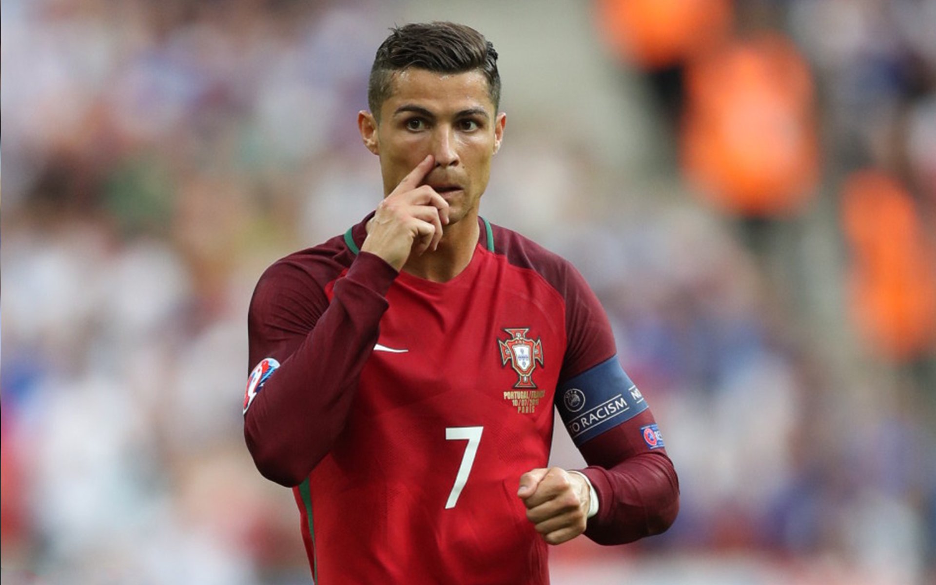 混合泳赛事吉尔吉斯斯坦团队配合默契，吉尔吉斯斯坦选手